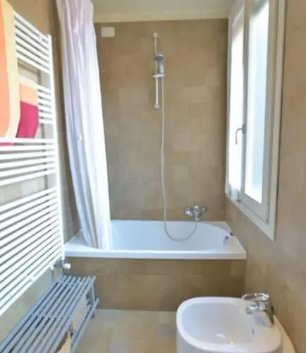 Savorgnan Tricamere Con Terrazza Apartamento Veneza